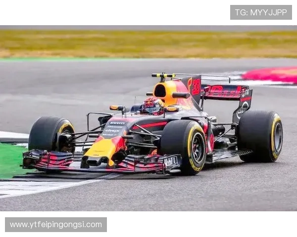 F1赛事最新动态:车队调整与技术革新引领赛季新变化 F1赛事最新动态:车队调整与技术革新引领赛季新变化